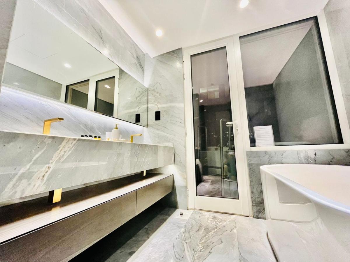 Five Palm Jumeirah - 2 Bedrooms & Maid Room In A Splendid Resort - Modernlux Dubaj Kültér fotó